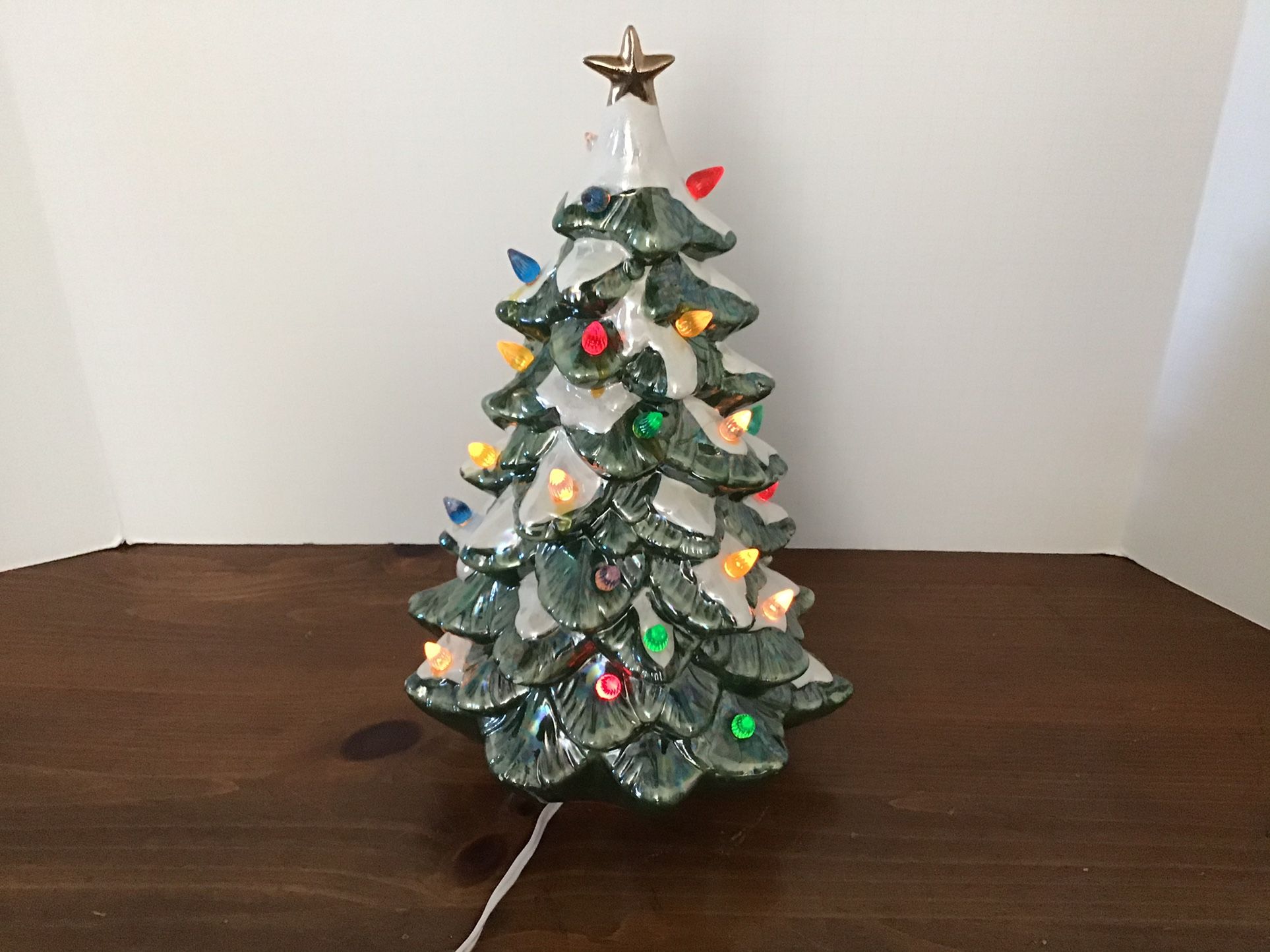 Vtg . Ceramic Christmas Tree