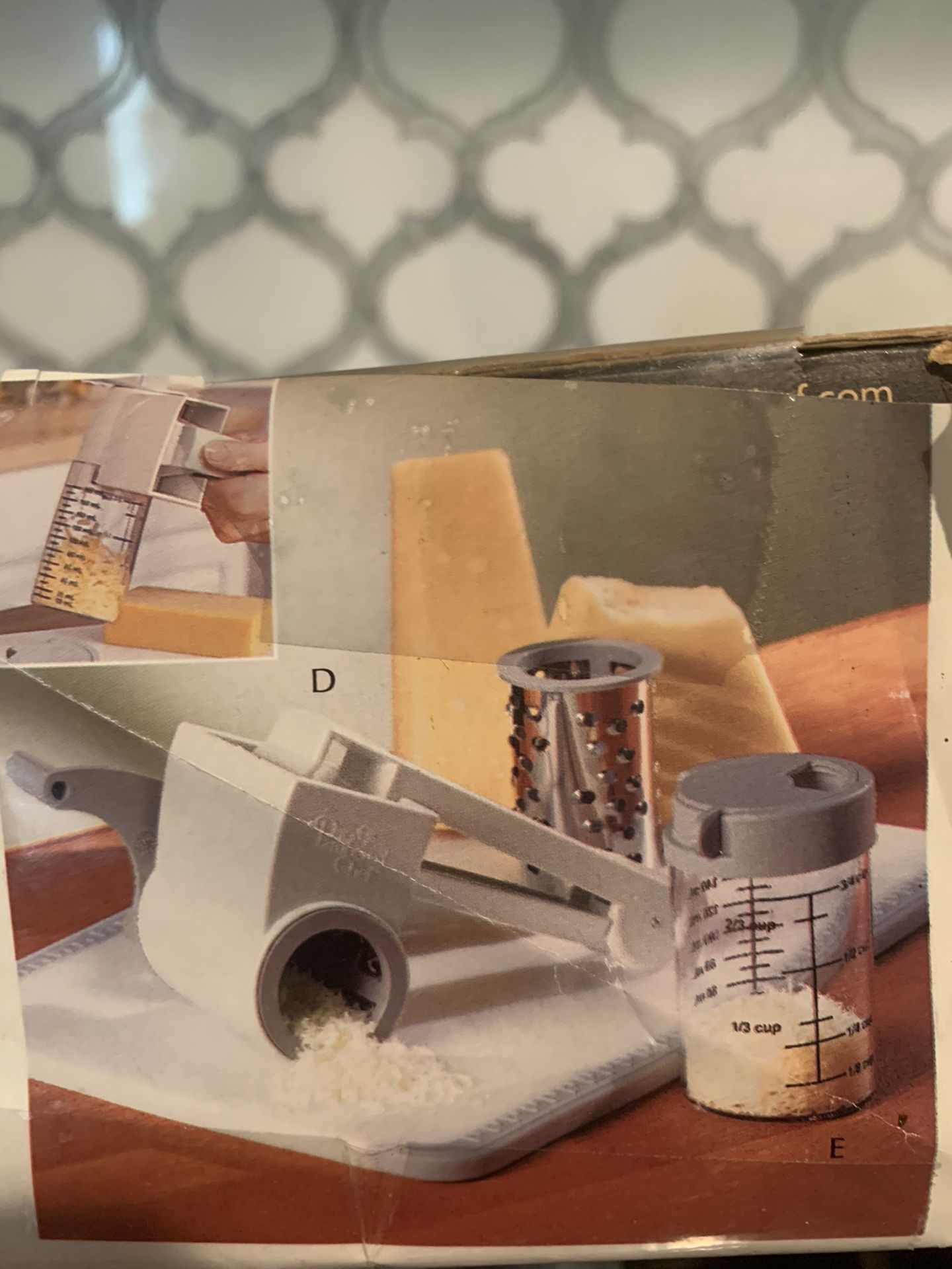 New PAMPERED CHEF Deluxe Cheese Grater & Grate Container