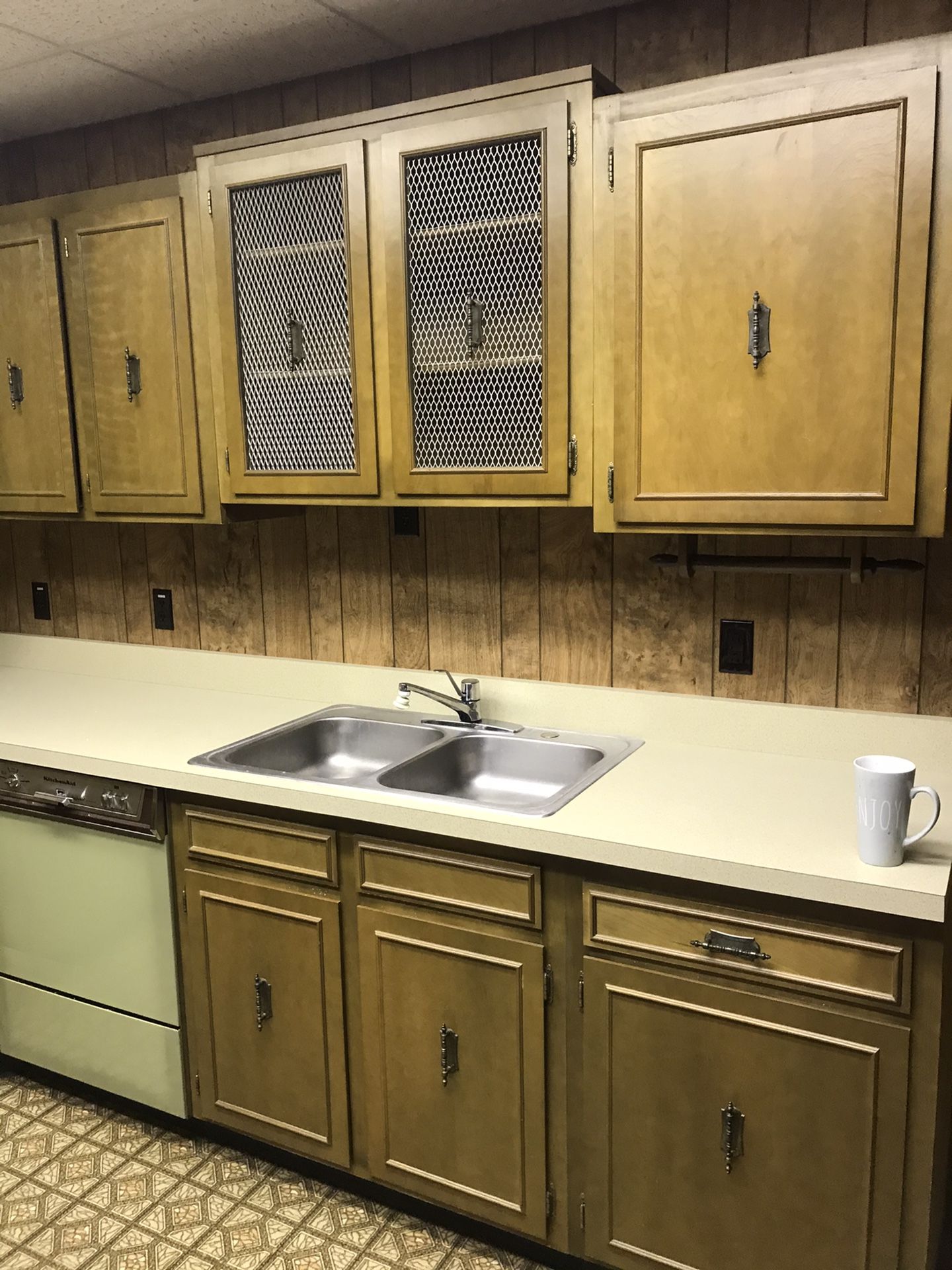 Entire kitchen cabinet set