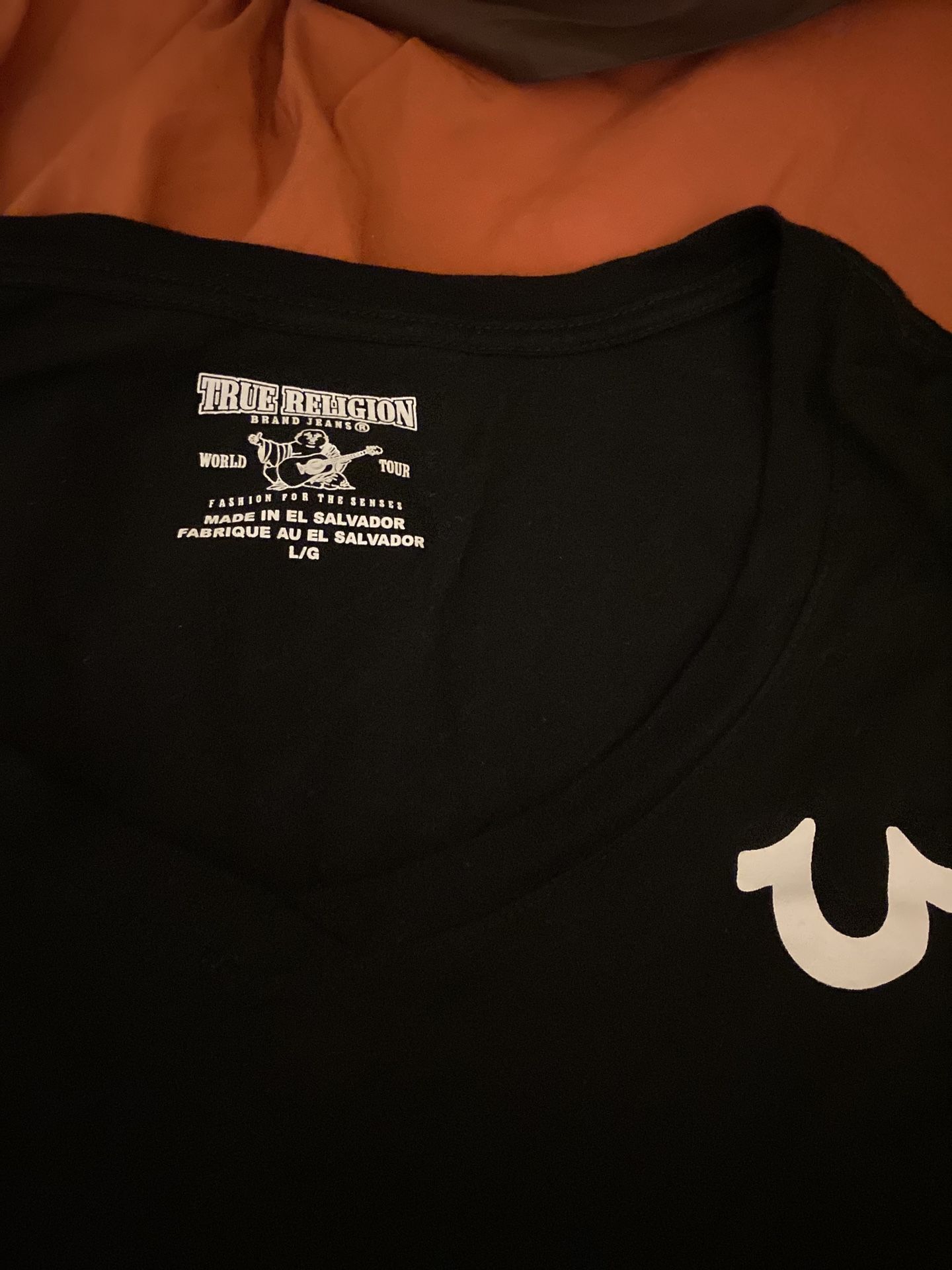 WOMENS TRUE RELIGION TEE SIZE: L