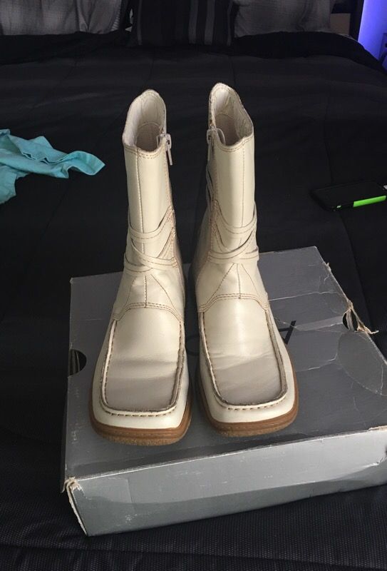 Women’s size 7 boots
