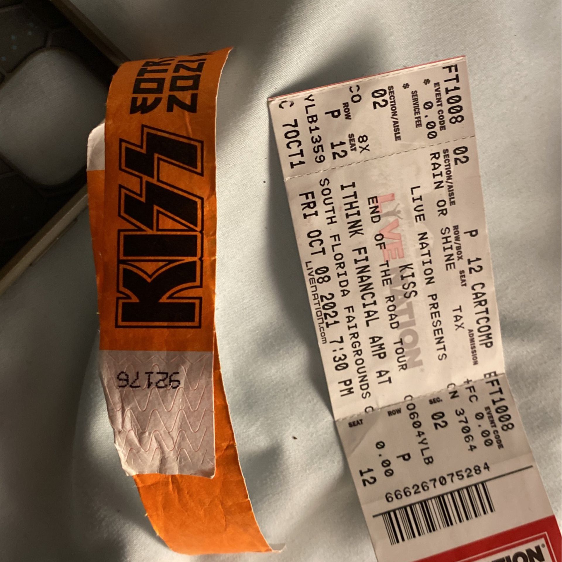 1-2 Tickets Available November 5th VIP Pass Picture With Kiss Front Row Spot 
