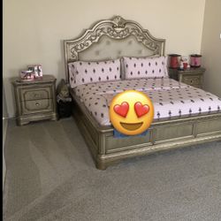 King size bedroom Furniture Thumbnail