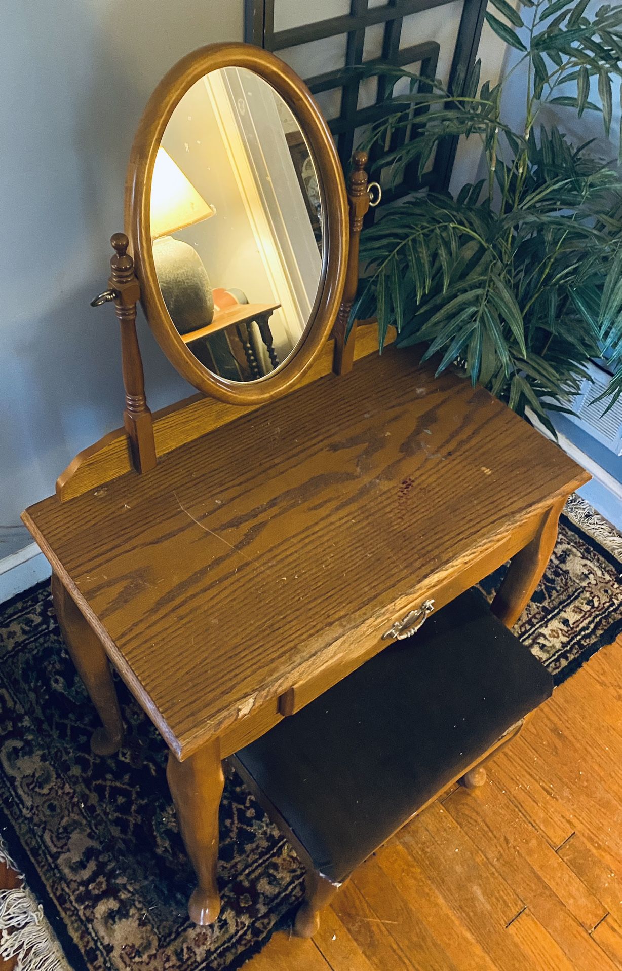 Queen Anne Vanity And Stool