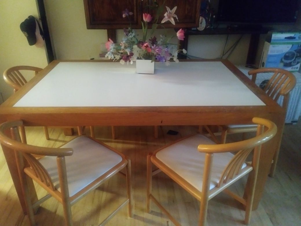 Table and 5 Chairs