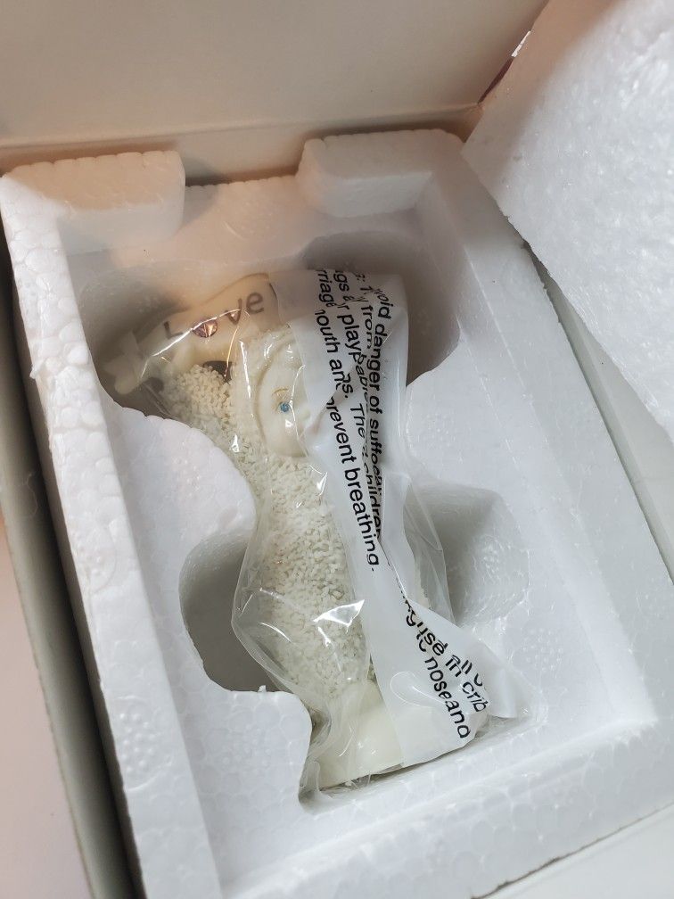 Department 56 Snowbabies "I LOVE MOM" Figurine w Box 2002 never displayed or removed from box.
Loc gb2