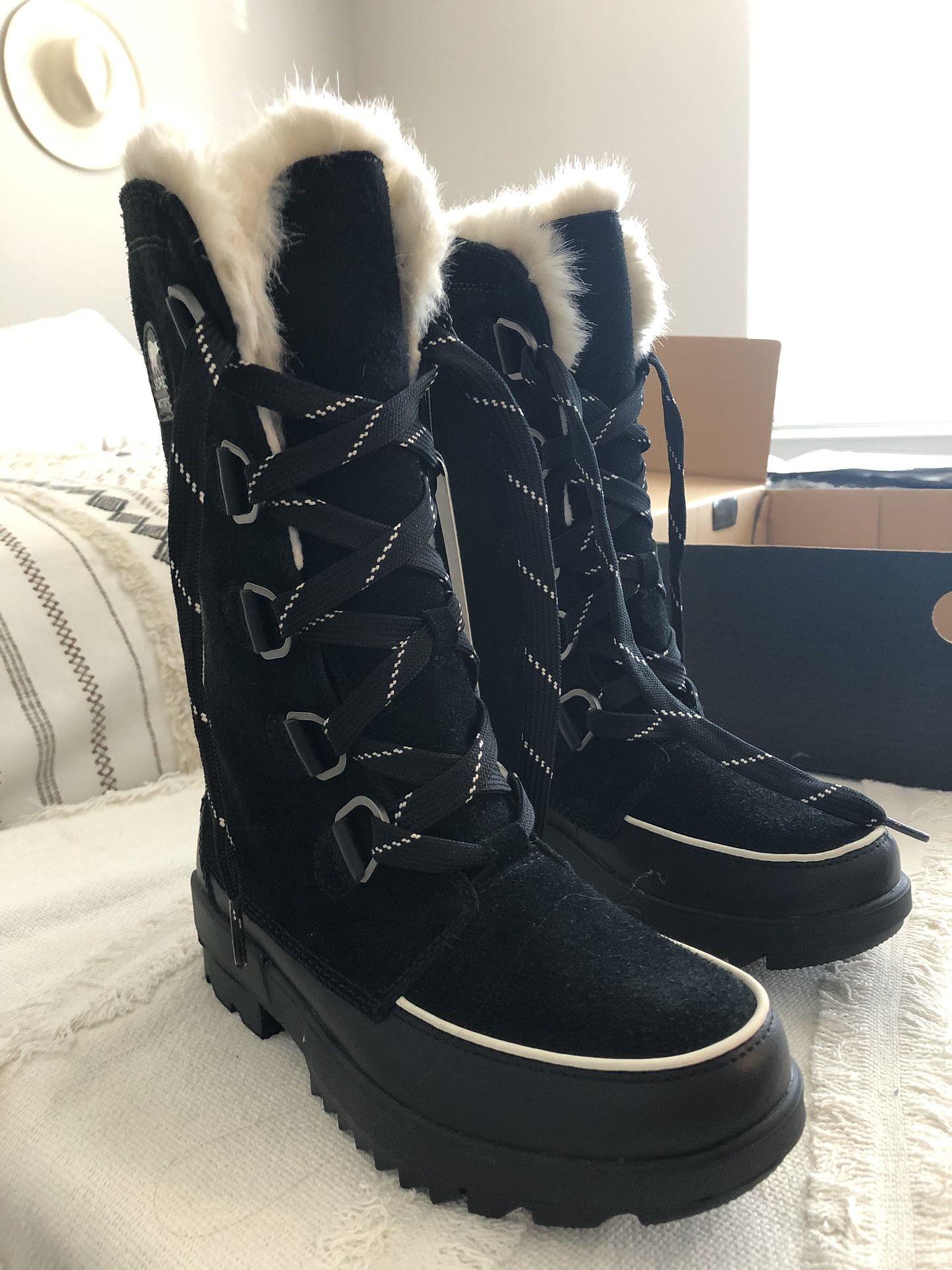 Sorel Winter Boots, Womens Size 8