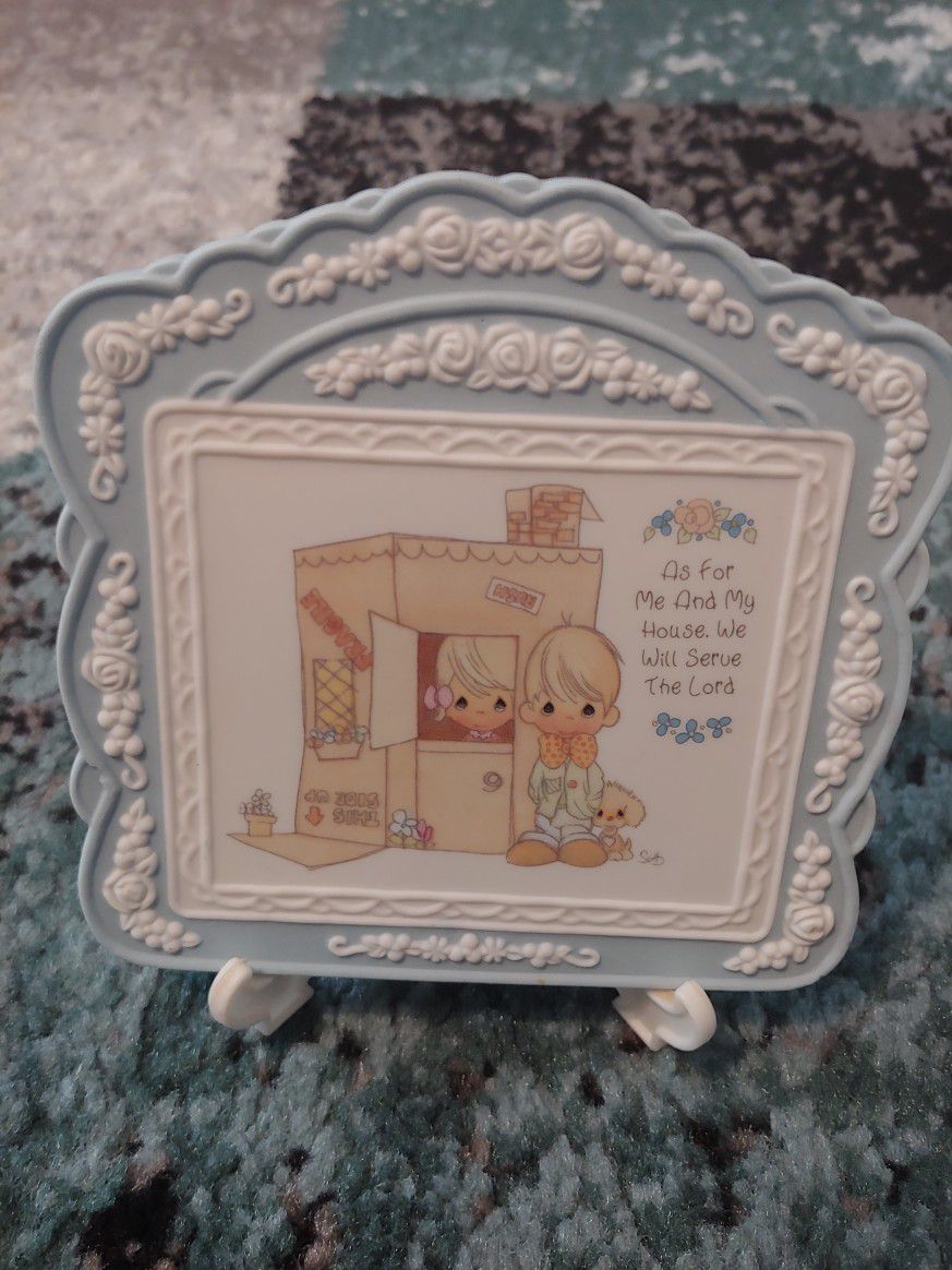 Precious Moments Plate Set With Stands
