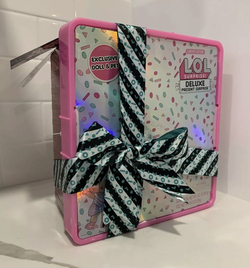 LOL Surprise Deluxe Present Pink
