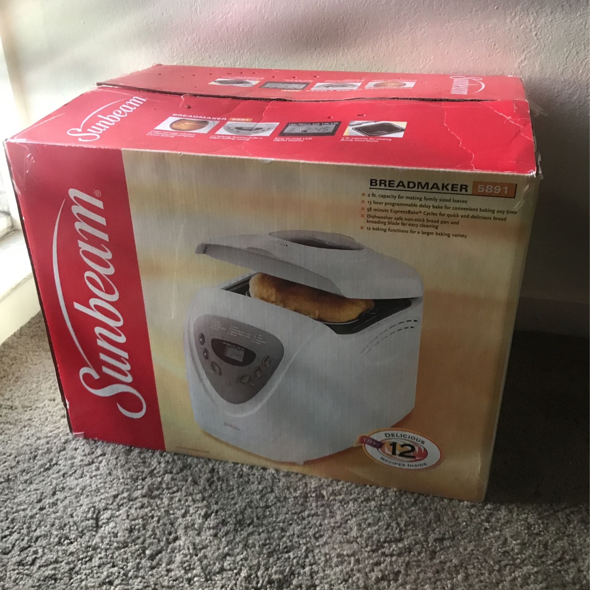 SUNBEAM BREAD MAKER NEW IN BOX NEVER USED!!