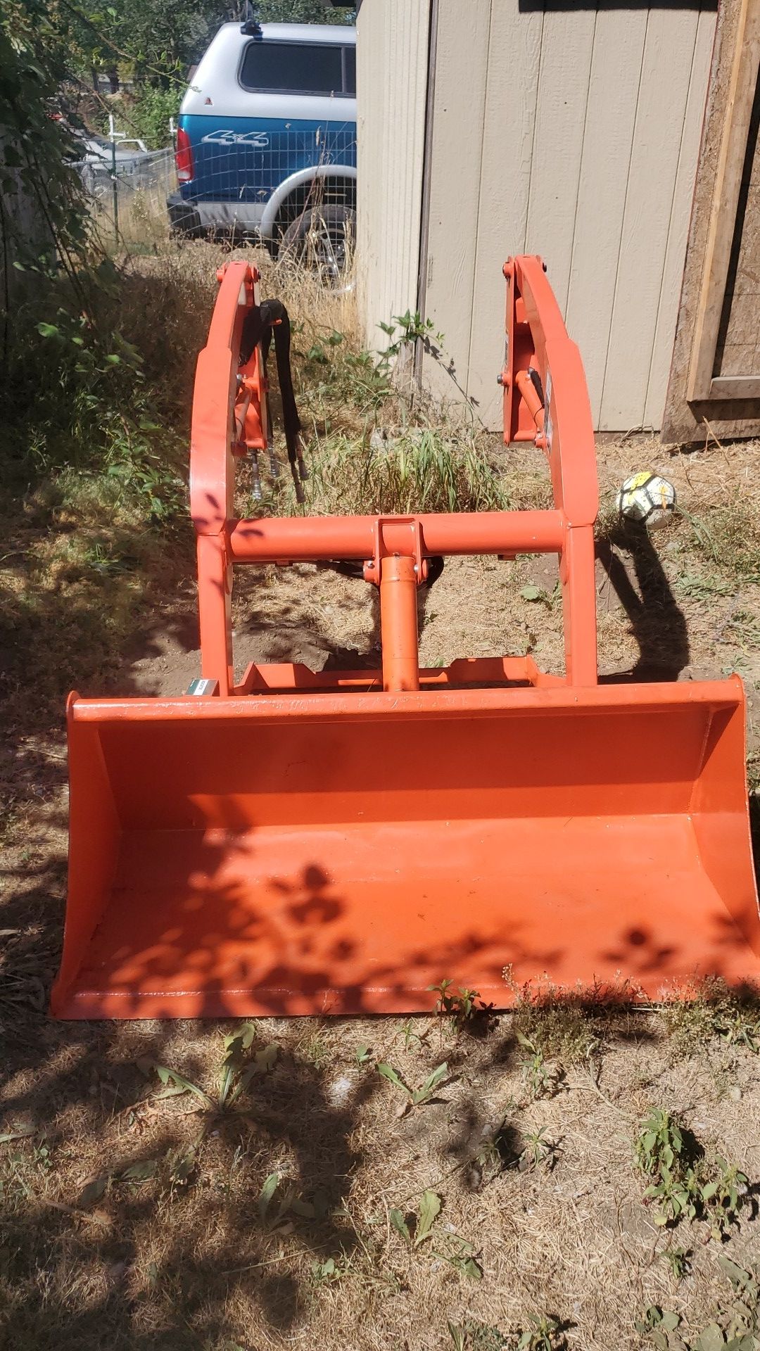 La240 kubota front loader attachment with frame mounts for Sale in