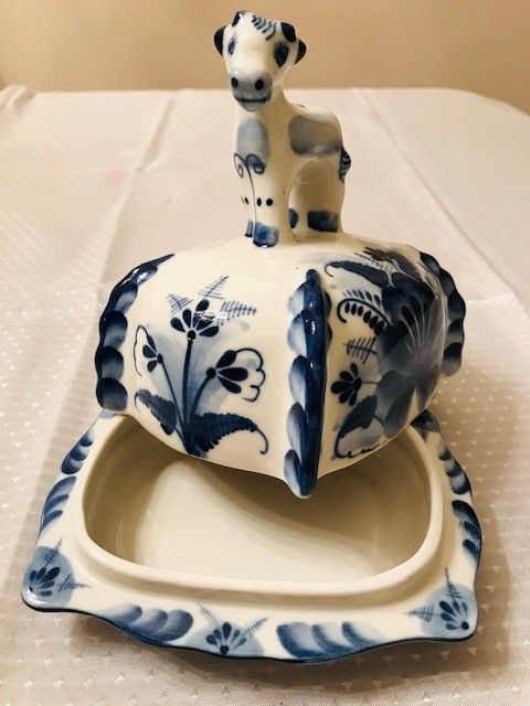 Gzhel butter dish