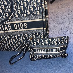 Christian Dior Tote Bag Thumbnail