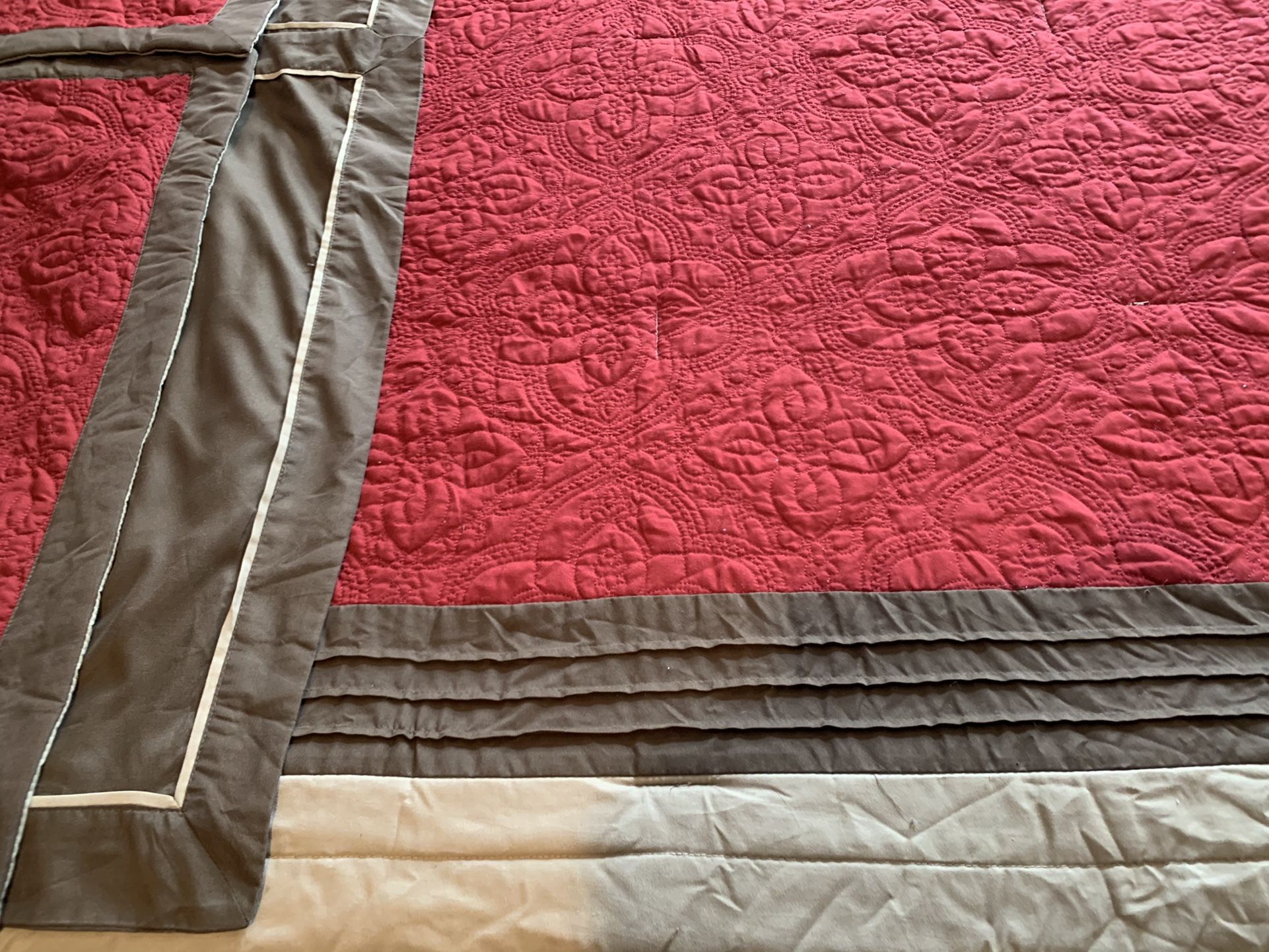 8 Piece Comforter Set/Queen Size