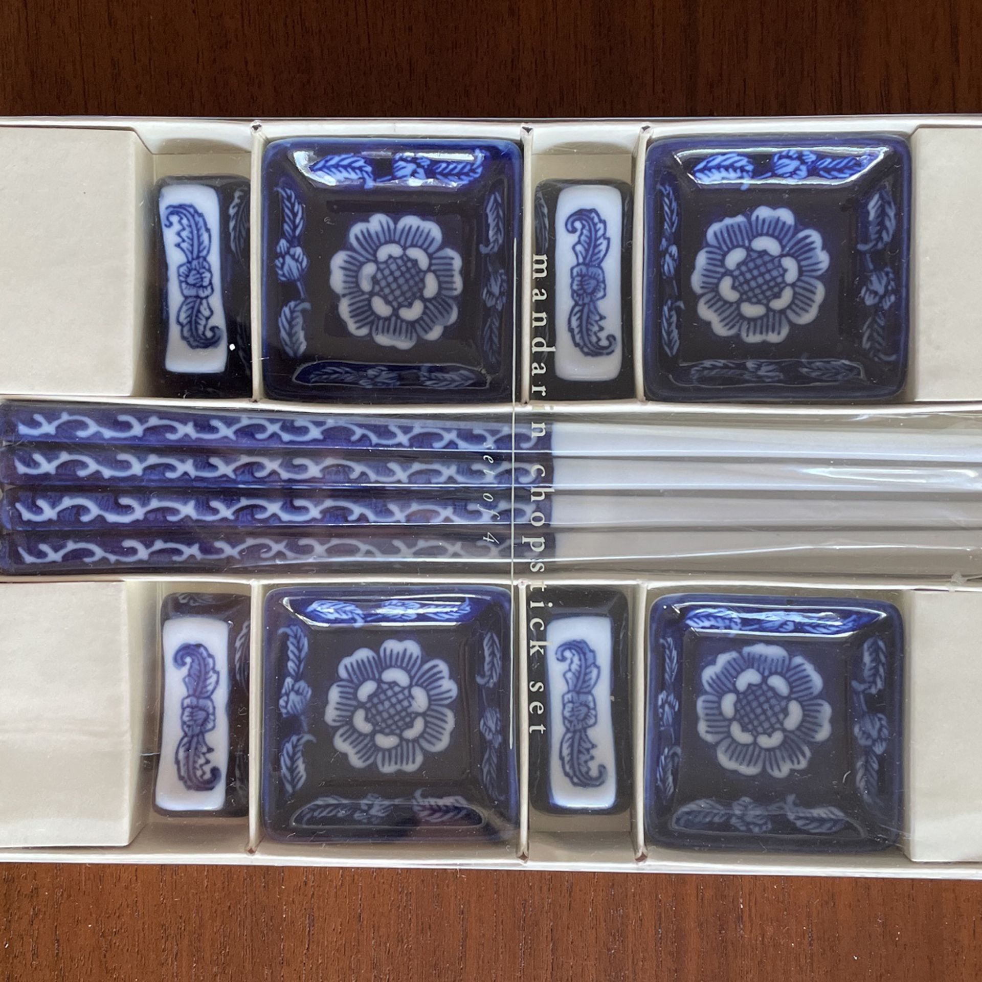 Porcelain chopsticks Set With Soy Sauce Dishes And Chopstick Rests