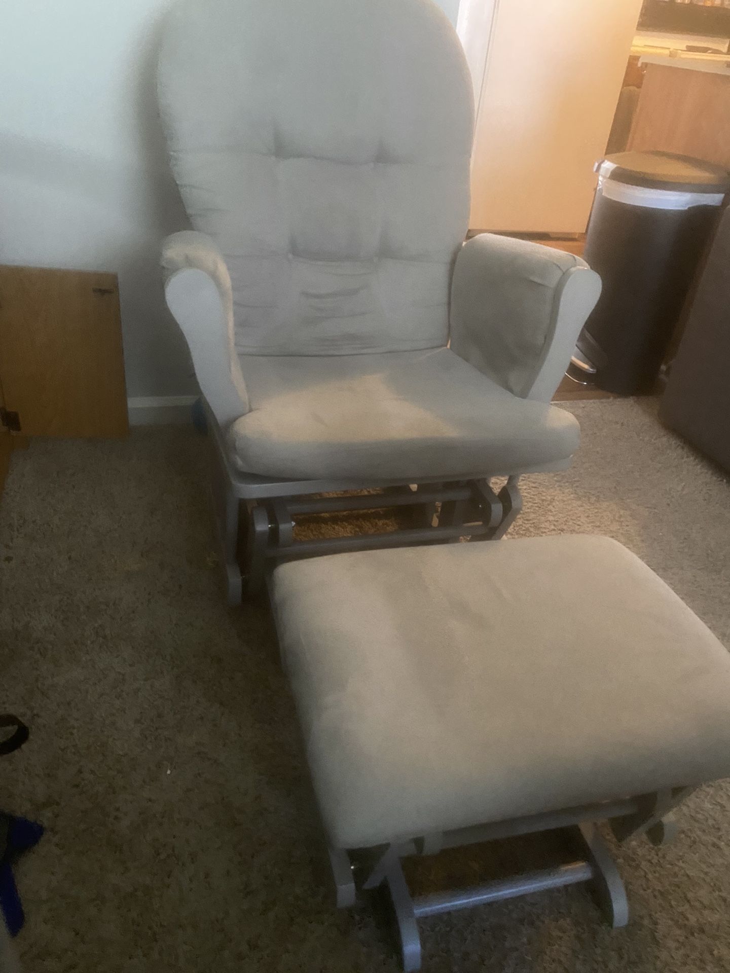 Rocking Chair (new)