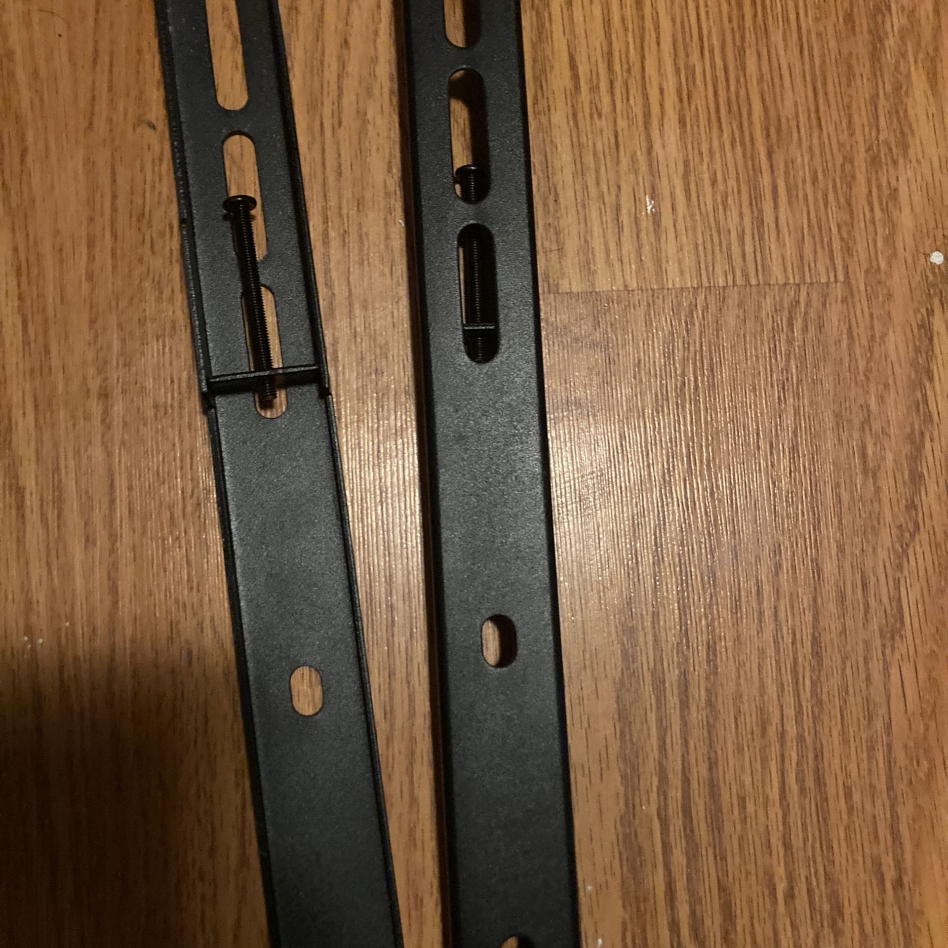 Economy Swivel Wall Mount