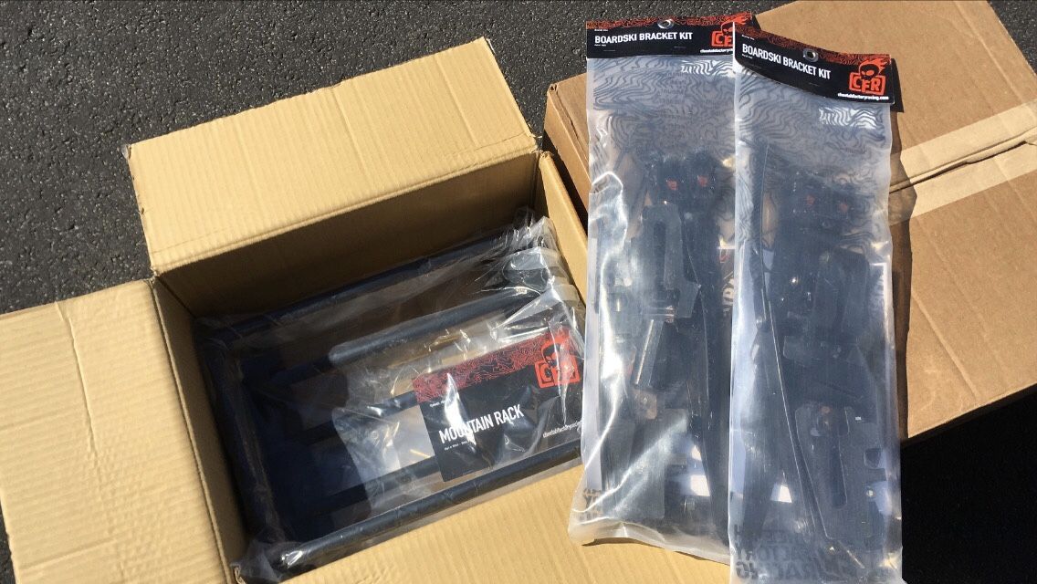“CFR” Cheetah Factory Racing Dual Snowboard / Ski Rack