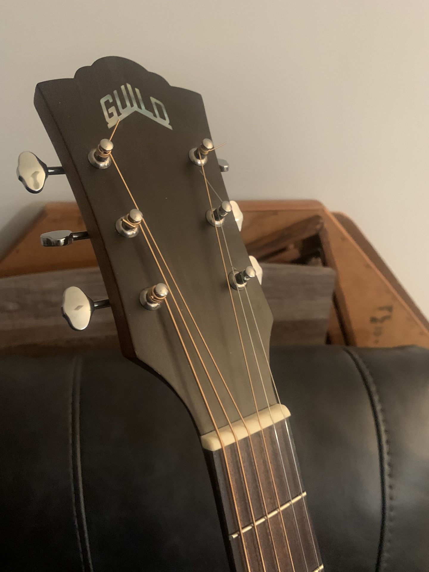 Guild D240e Acoustic Electric Guitar With Gig Bag 