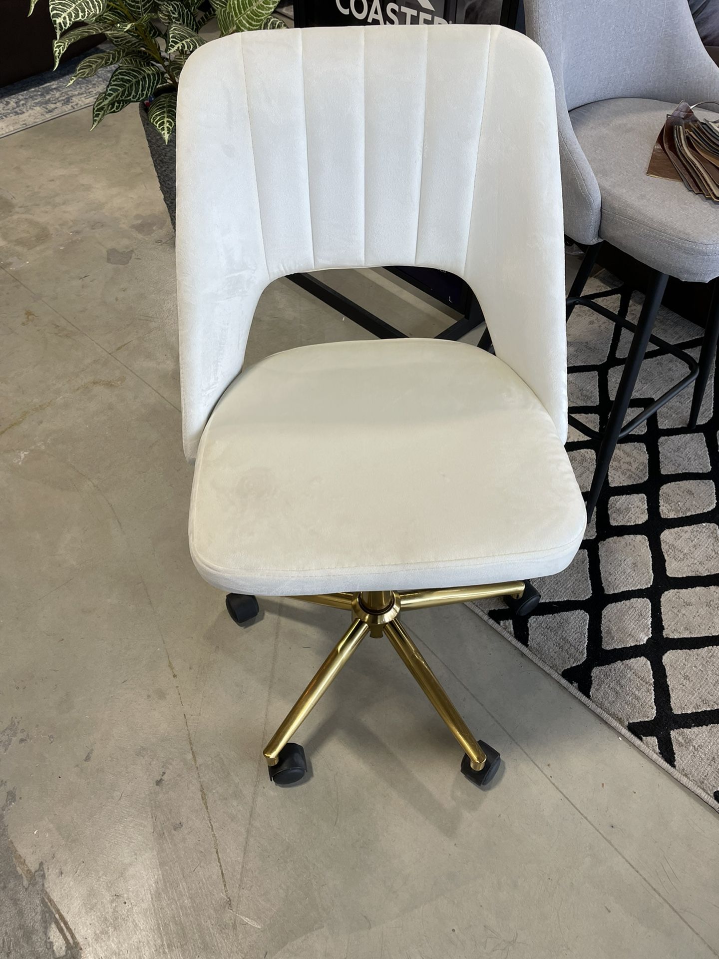 White Velvet Swivel Vanity Chair Makeup Office Fancy Rolling Chair Gold Base New