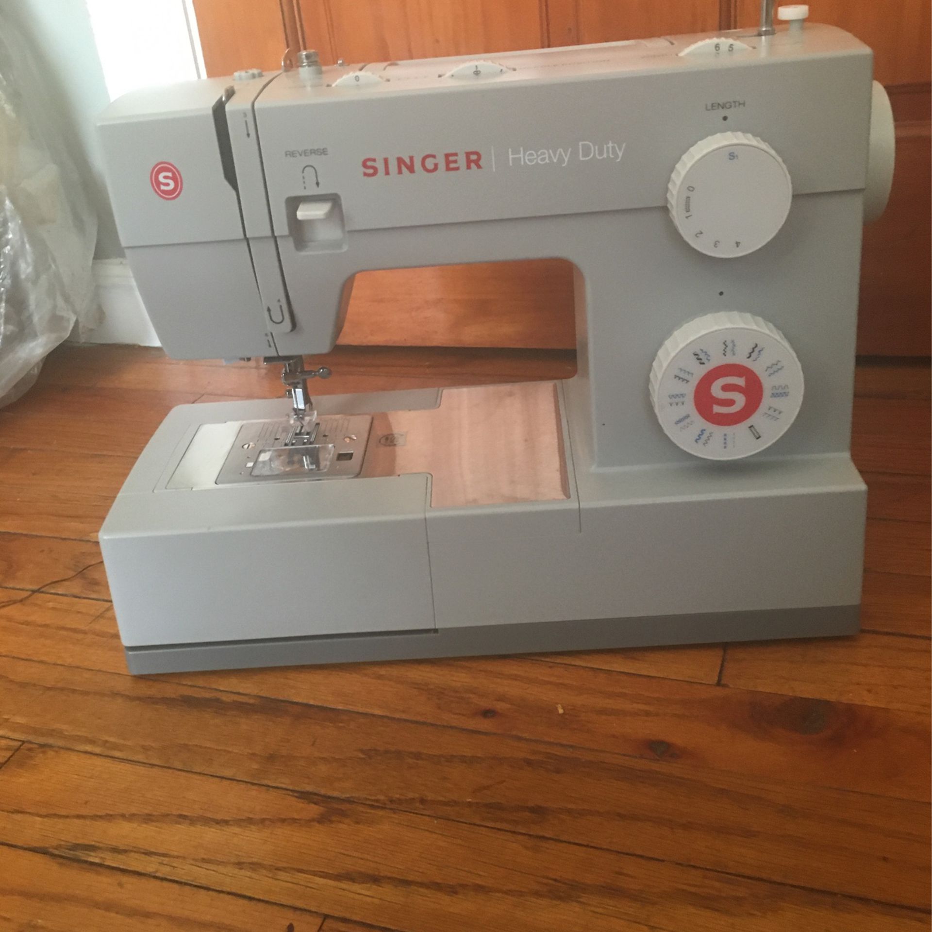 Brand New Sewing Machine 