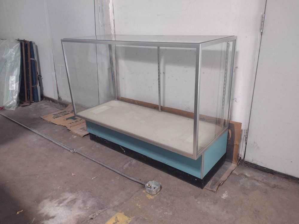 Display Shelf With Light