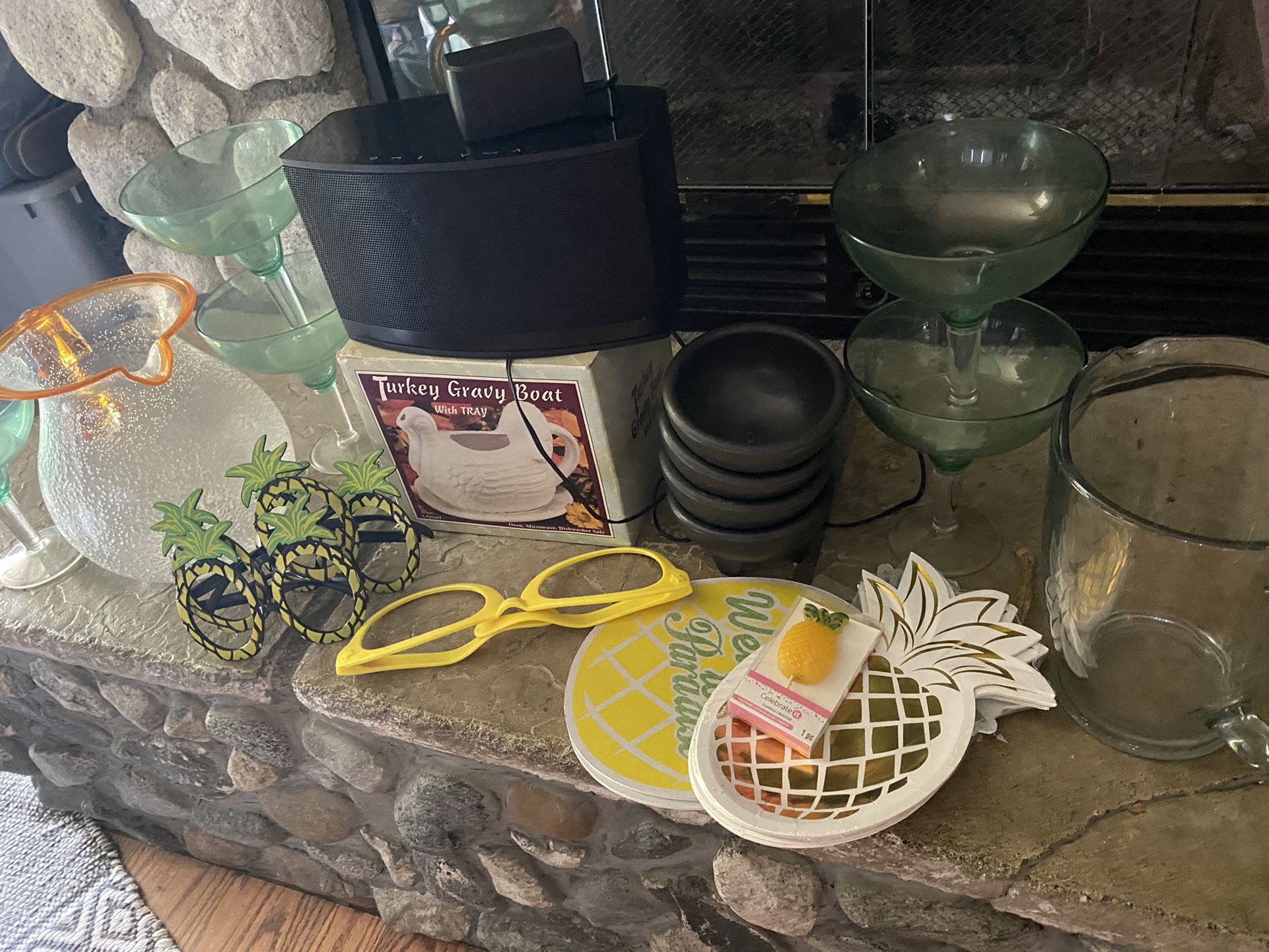 Bluetooth Speaker ‘ 6 Margaritas Cup ‘2 Jars’ 4 Molcajete Bowls