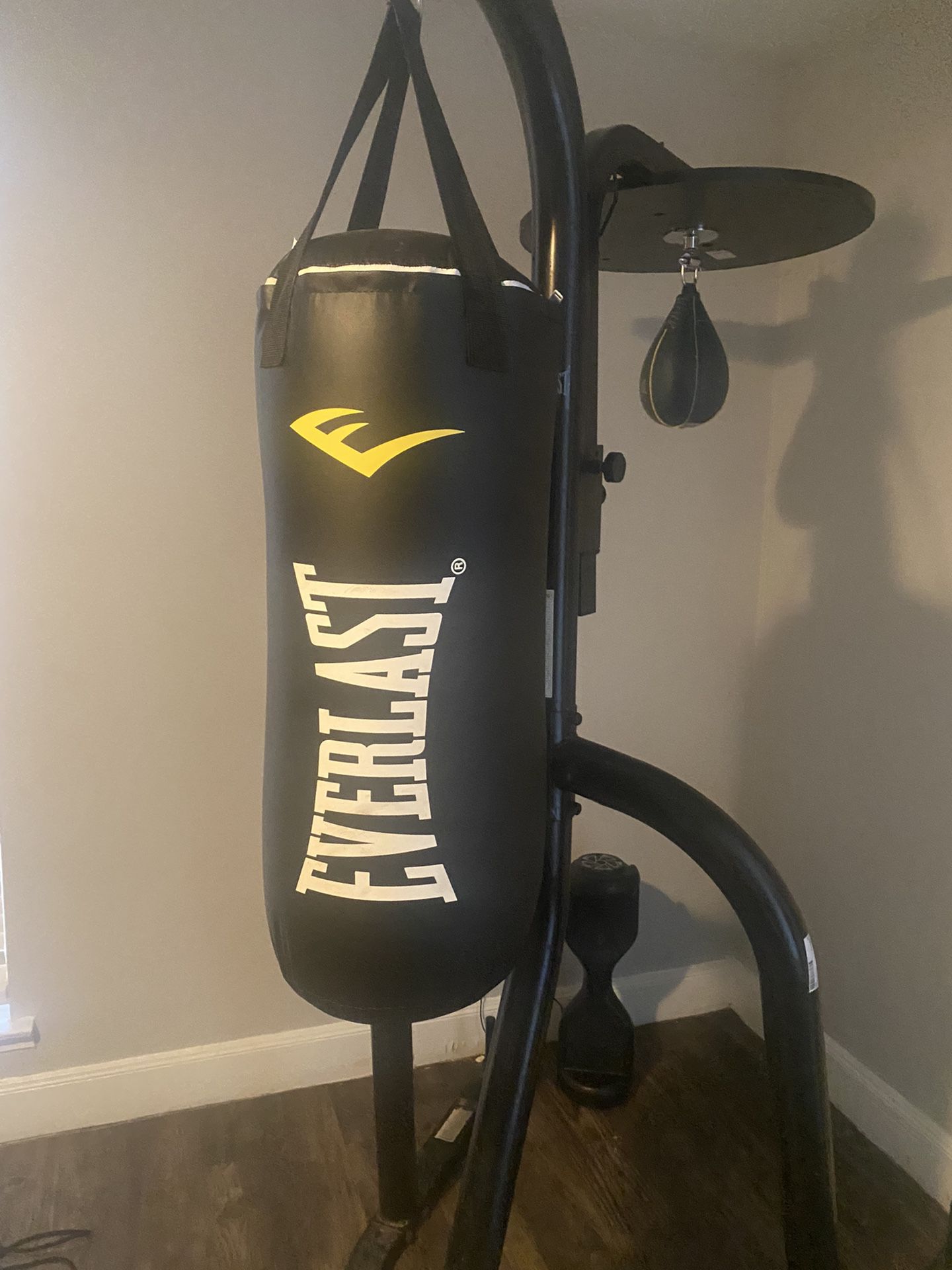 everlast punching bag , everlast speed bag with stand and everlast reflex bag