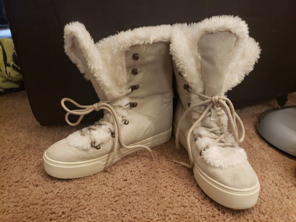 Merona Faux Fur Boots - Women's - White


