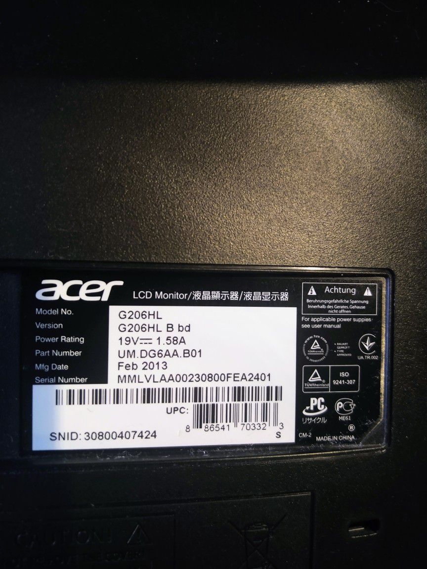Widescreen Acer LCD 22" Monitor With Cables, Disc