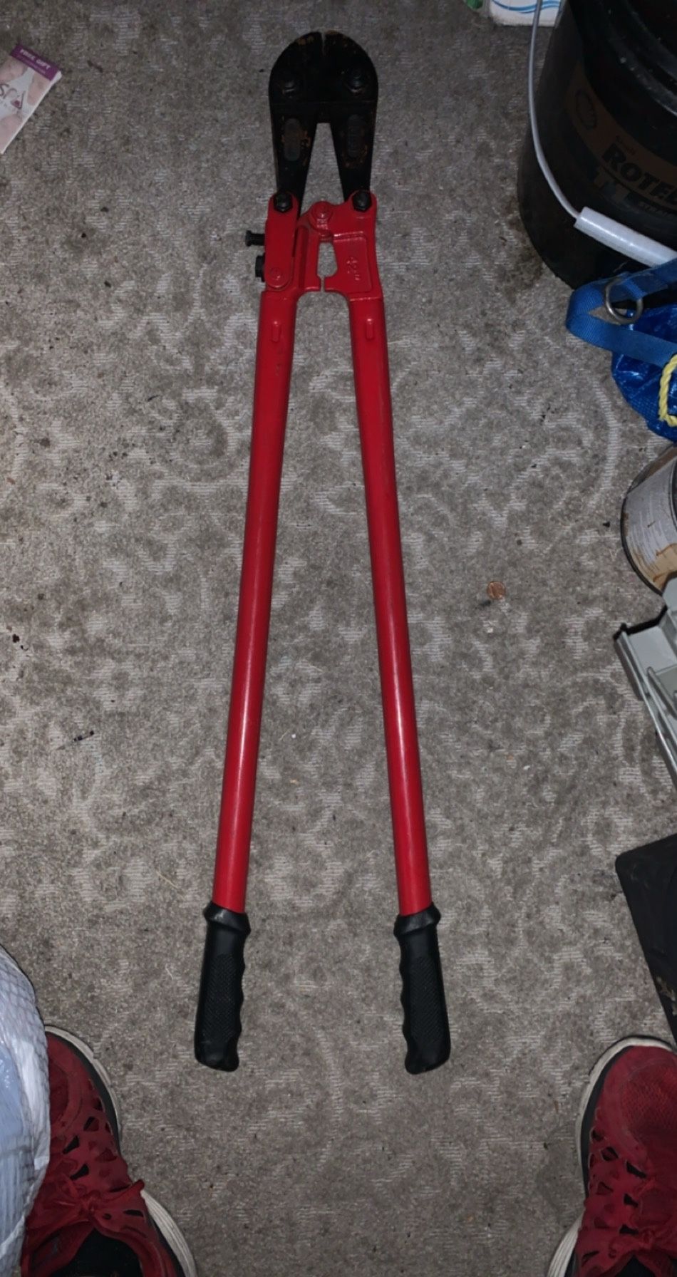 Bolt cutters