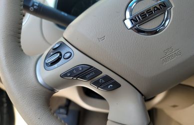 2013 Nissan Pathfinder Thumbnail