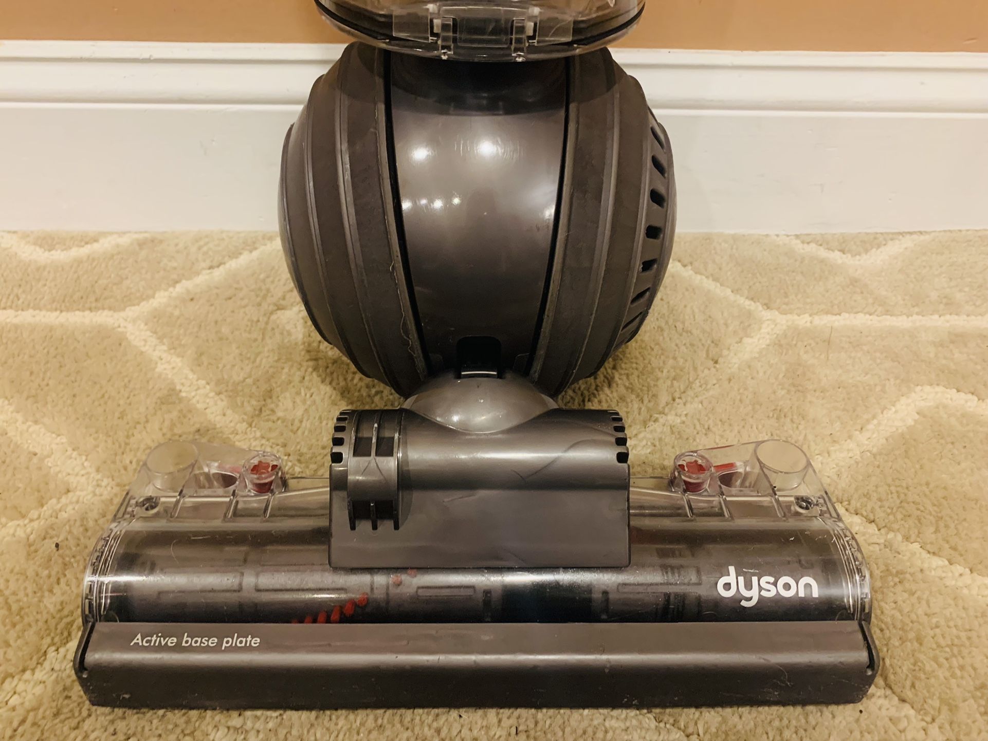 Dyson DC 40 vacuum cleaner