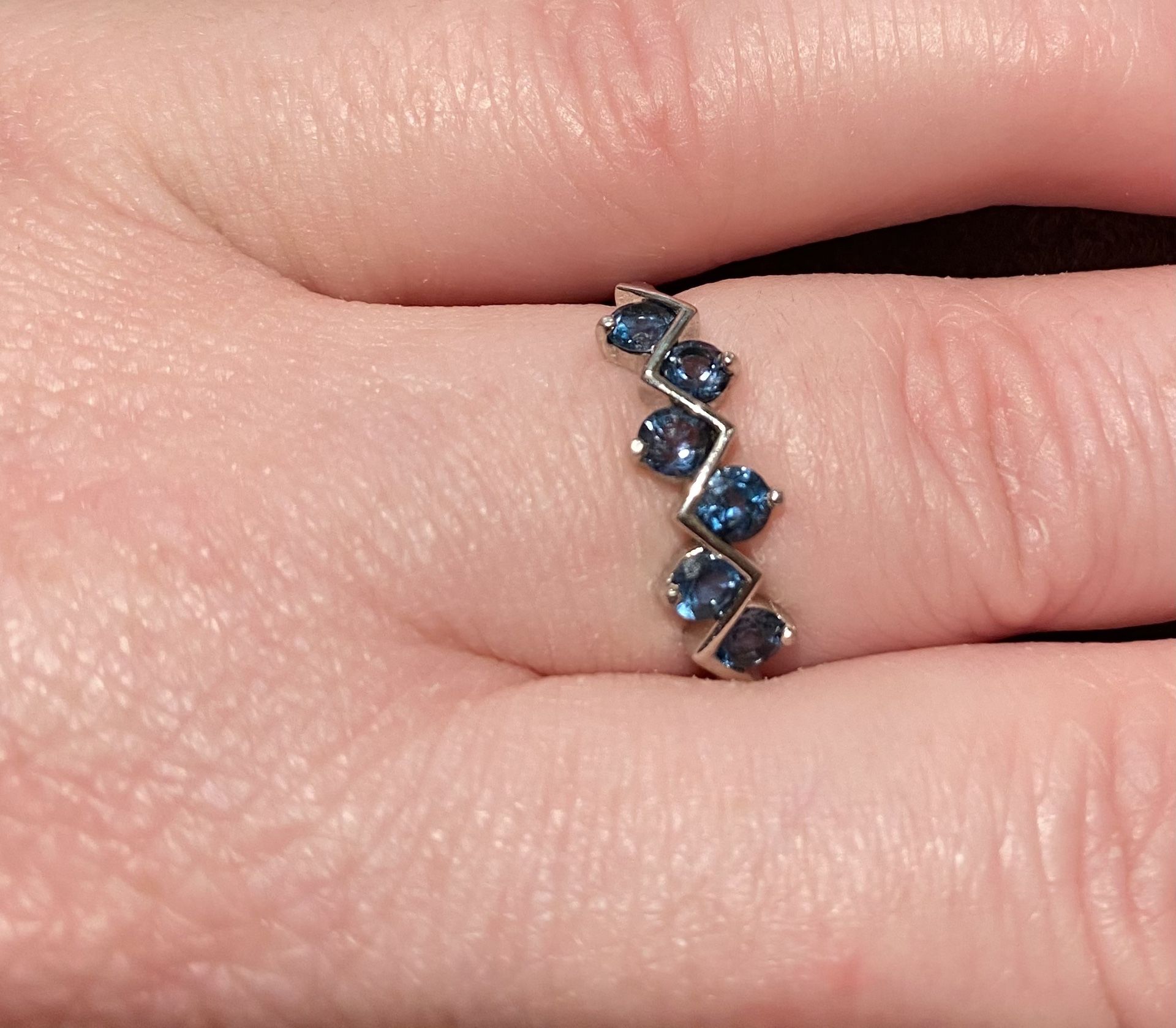 Elegant Unique Natural London Blue Topaz Zig Zag Silver Ring S925