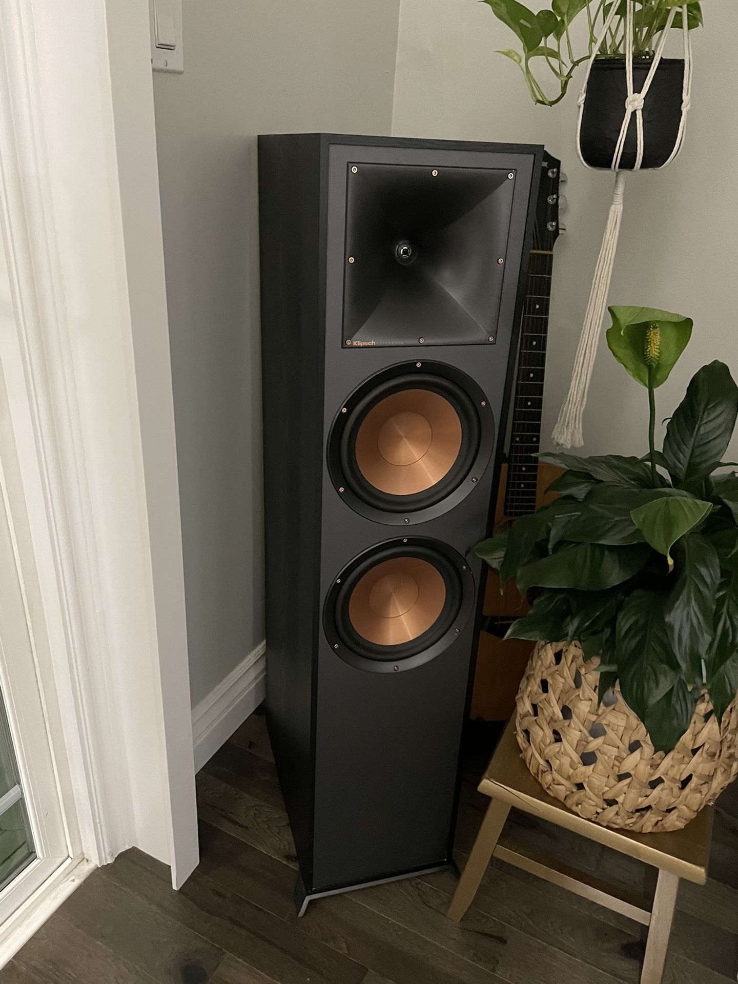 Klipsch R-820F Floorstanding Speakers - Pair!