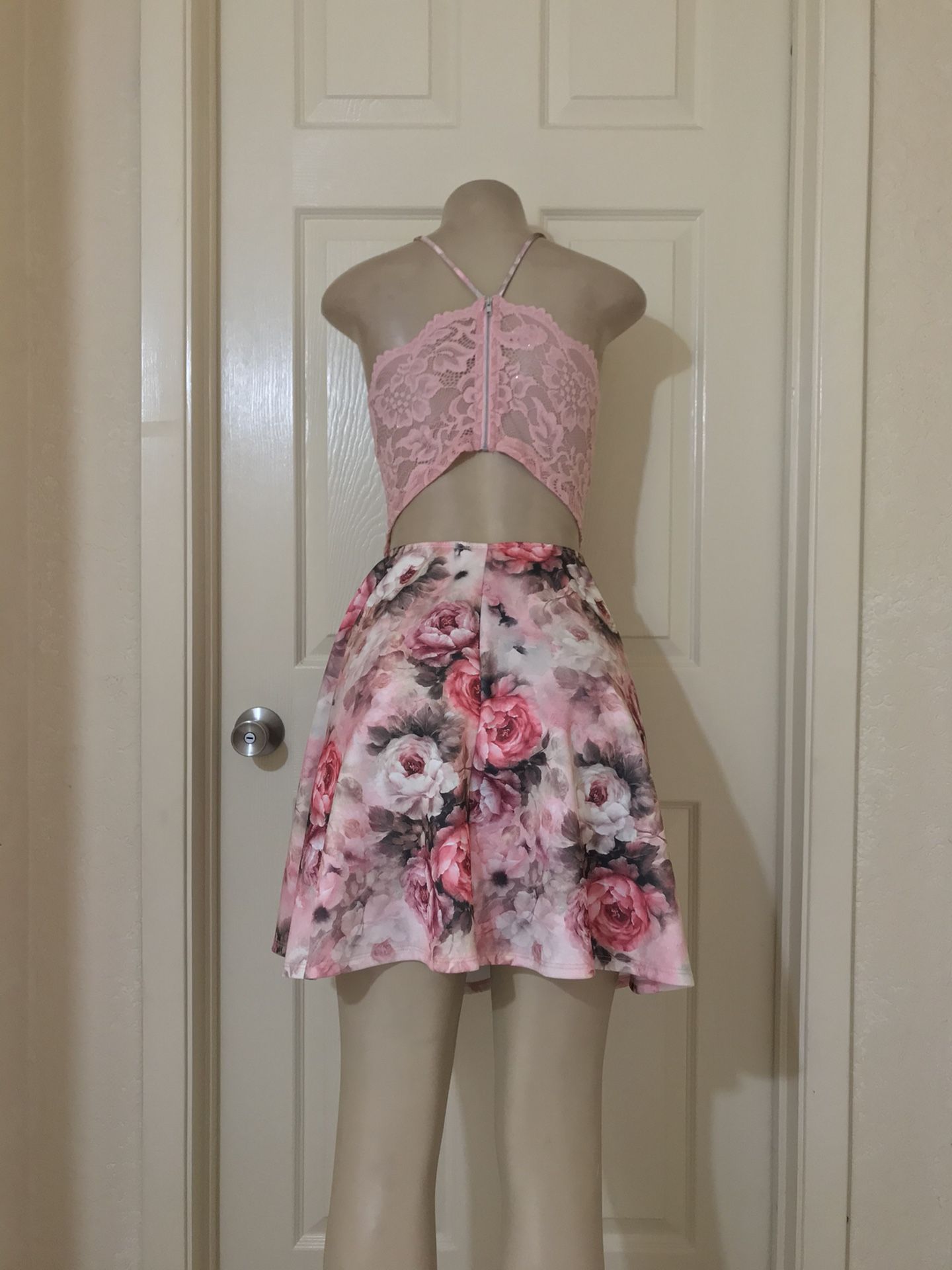 *(PLUS) Blush Mixed Floral/Lace Skater Dress •2XL,3XL