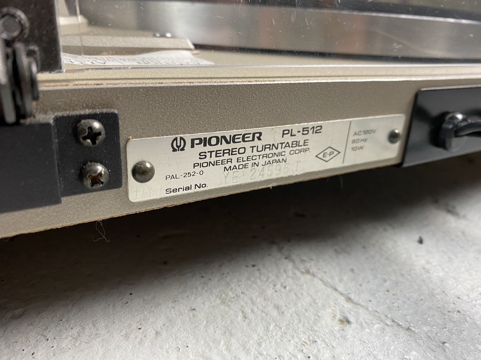 Pioneer PL-512 Turntable W/ Audio Technica Cartridge