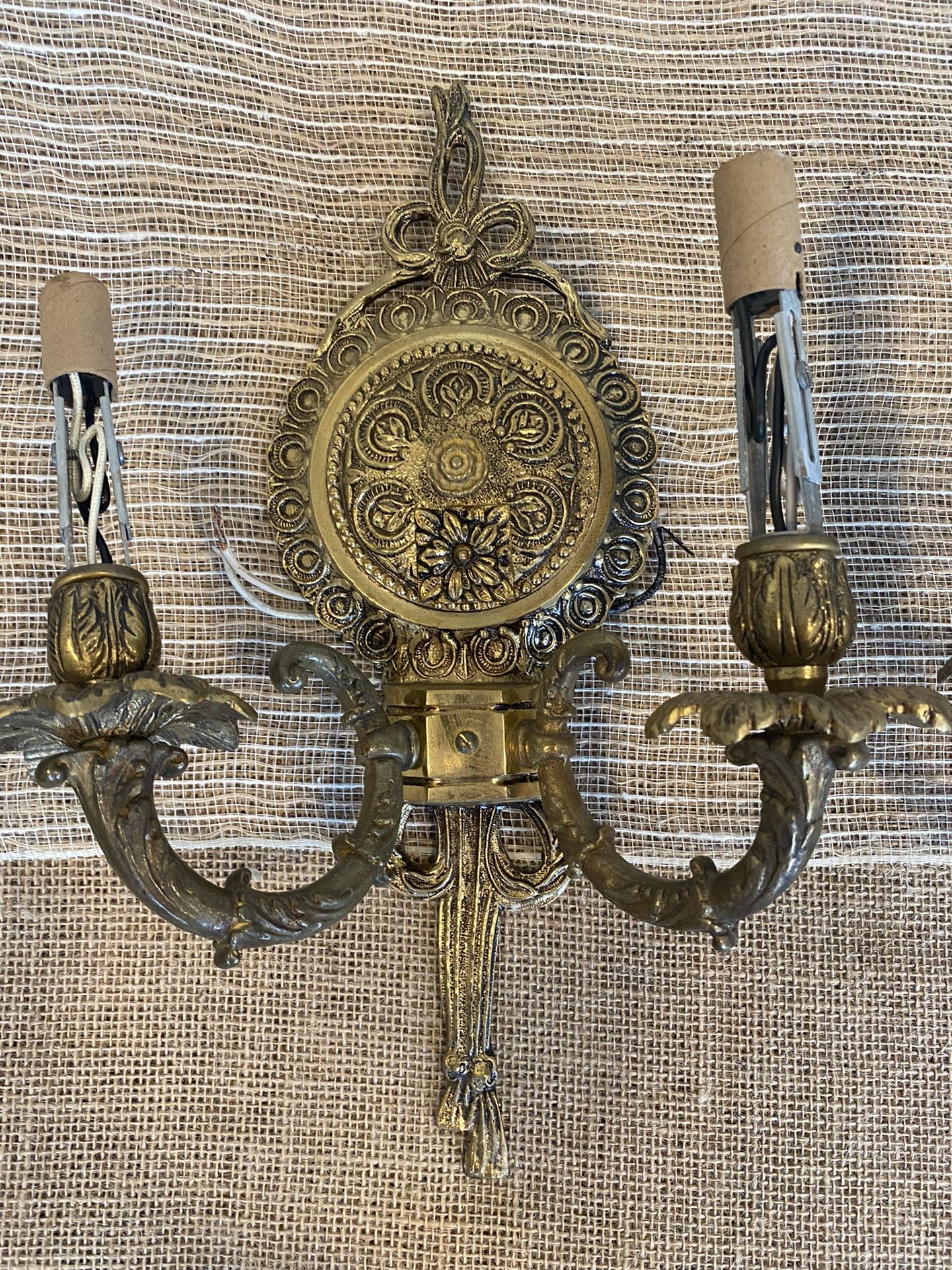 ANTIQUE VICTORIAN BAROQUE BRASS CANDELABRA WALL SCONCE SET OF 2