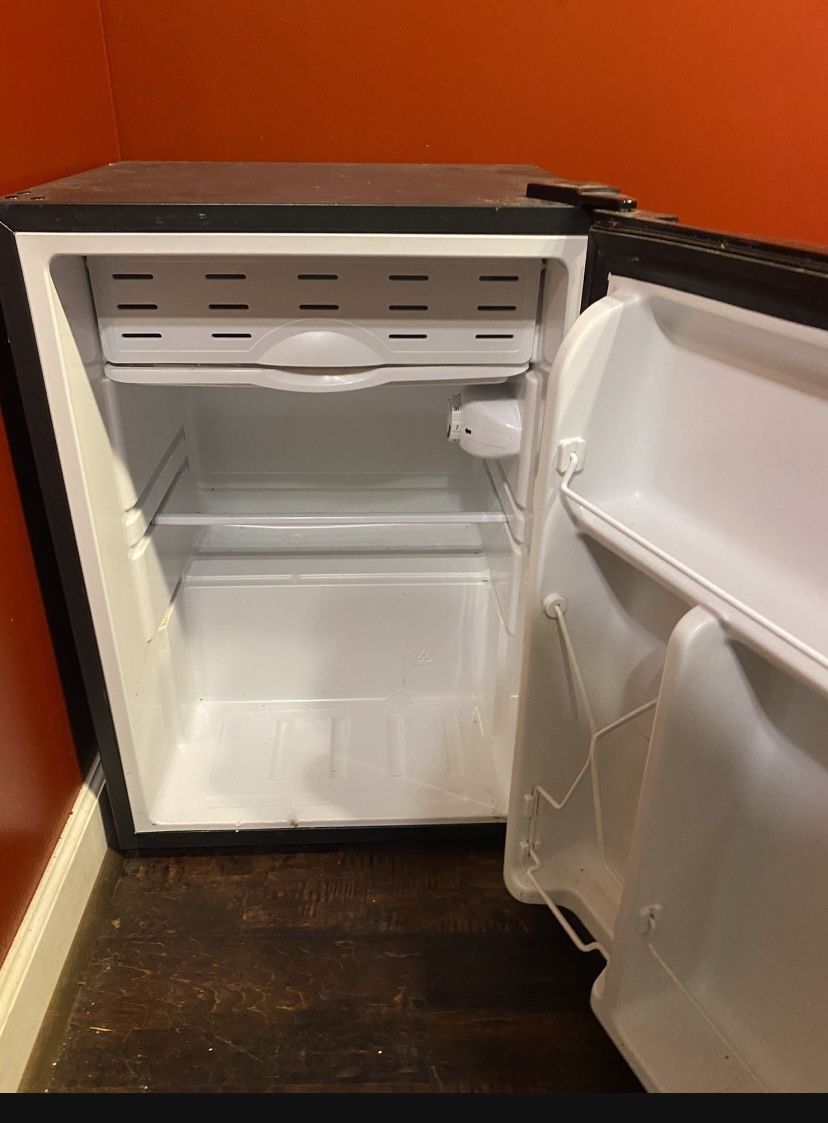 Emerson Mini Fridge