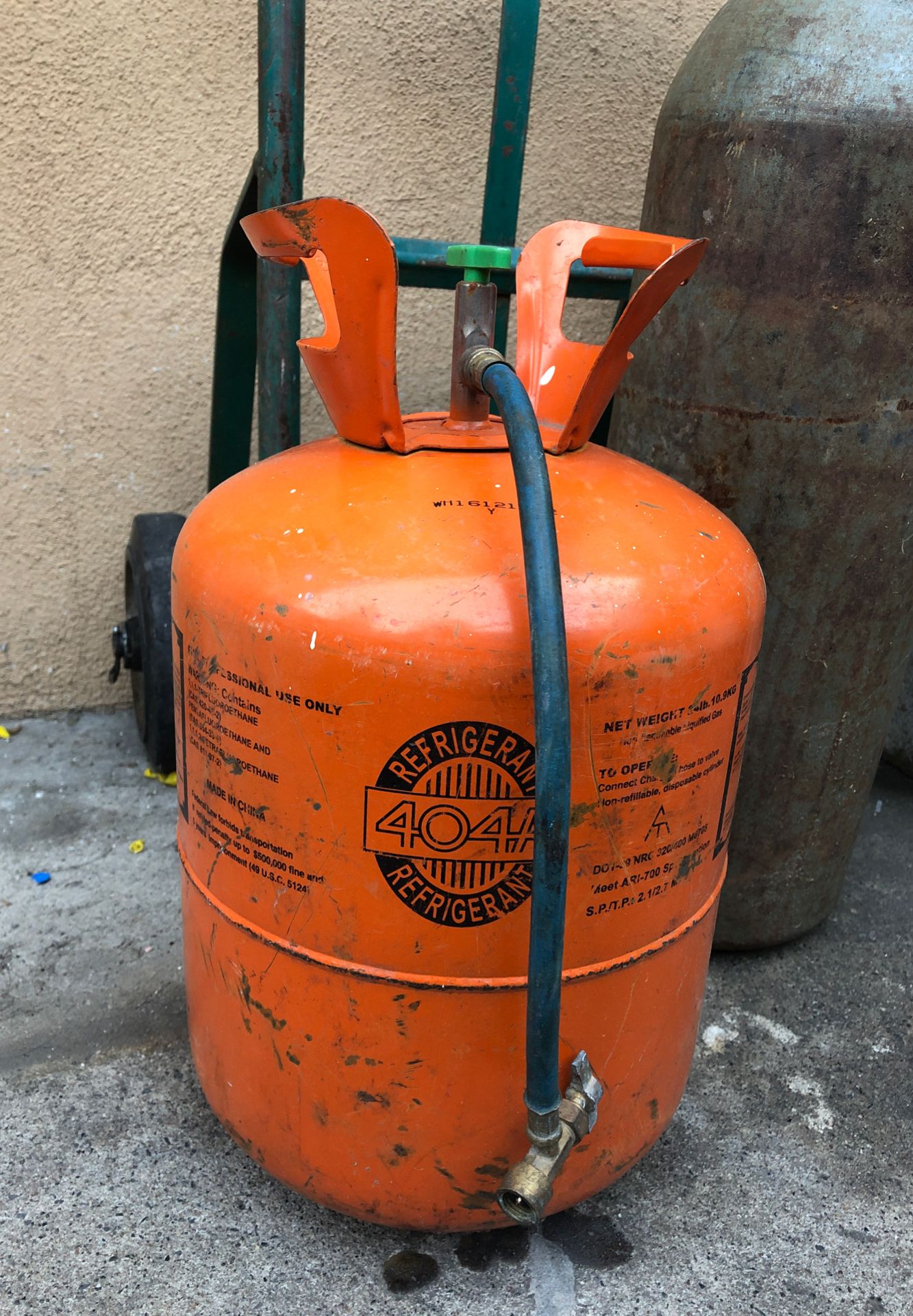 AC Freon Refrigerant R404a, 24lb. Jug for Sale in Santa Ana, CA - OfferUp