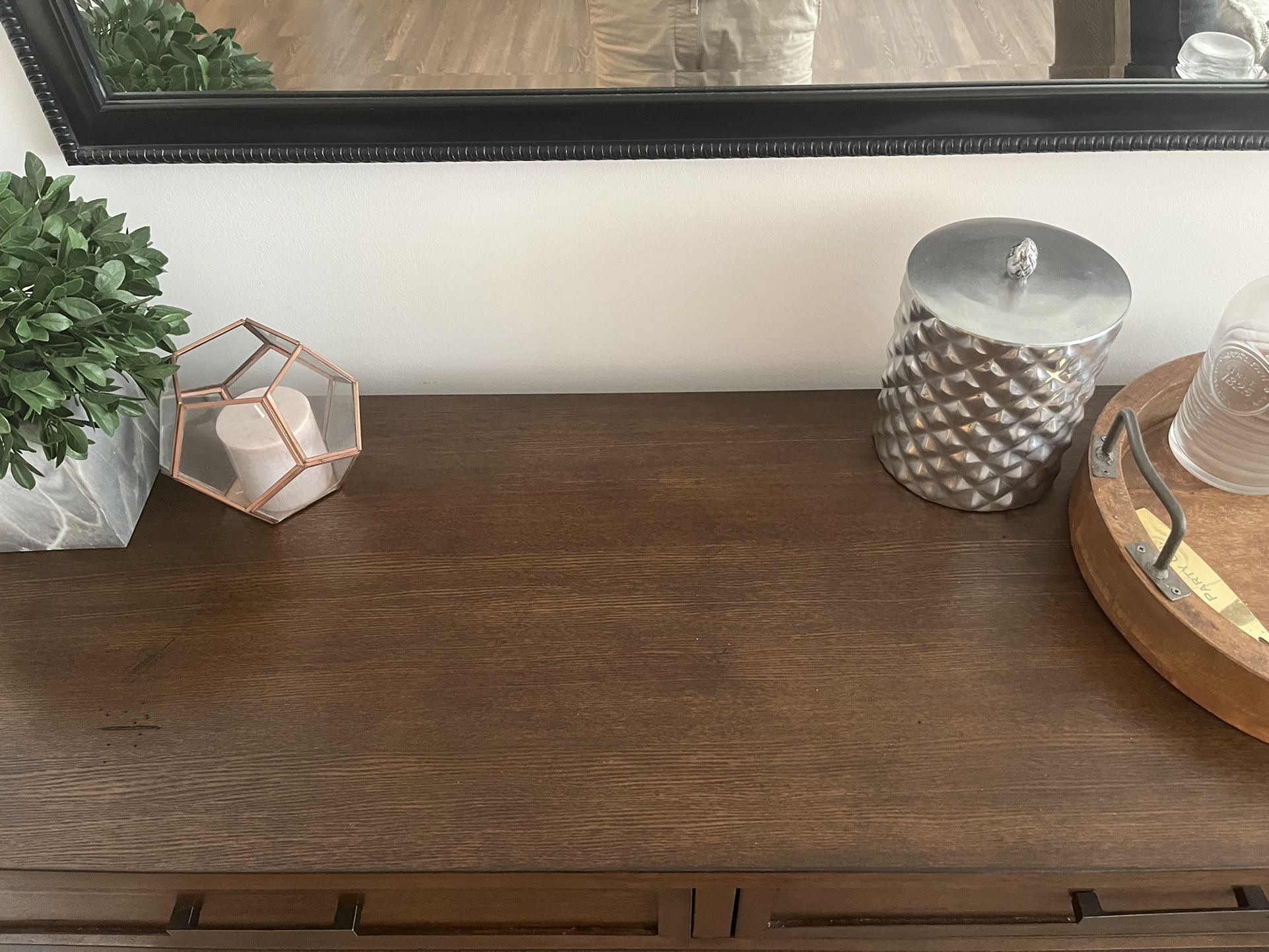 Credenza/ Side Table With 6 Bottle Wine Rack