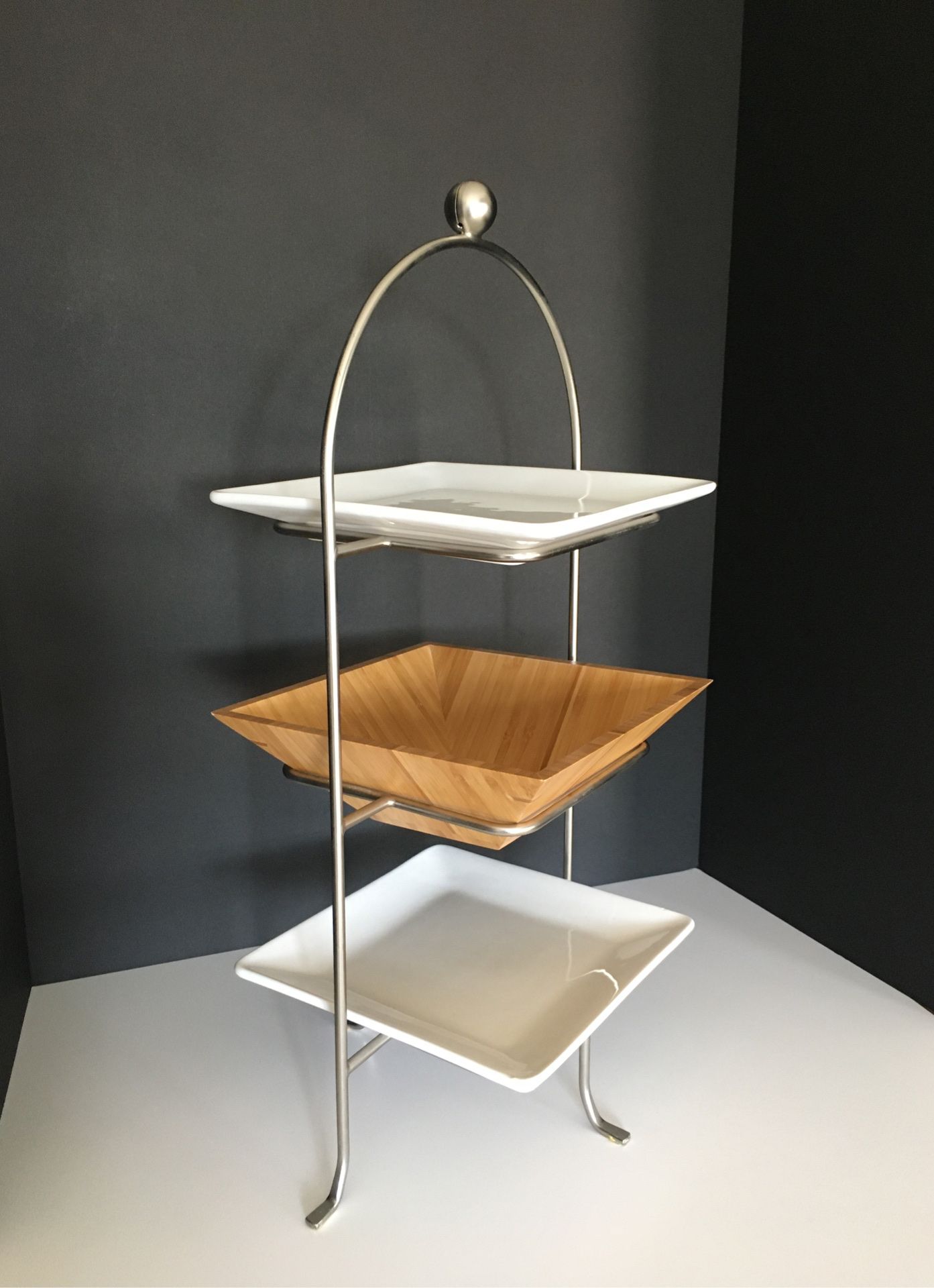 Pampered Chef 3 Tier Serving Rack with 2 Plates & Bamboo Bowl