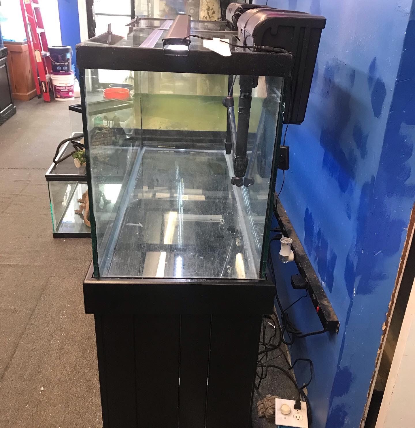90 gallon Aquarium Fish Tank Complete $600