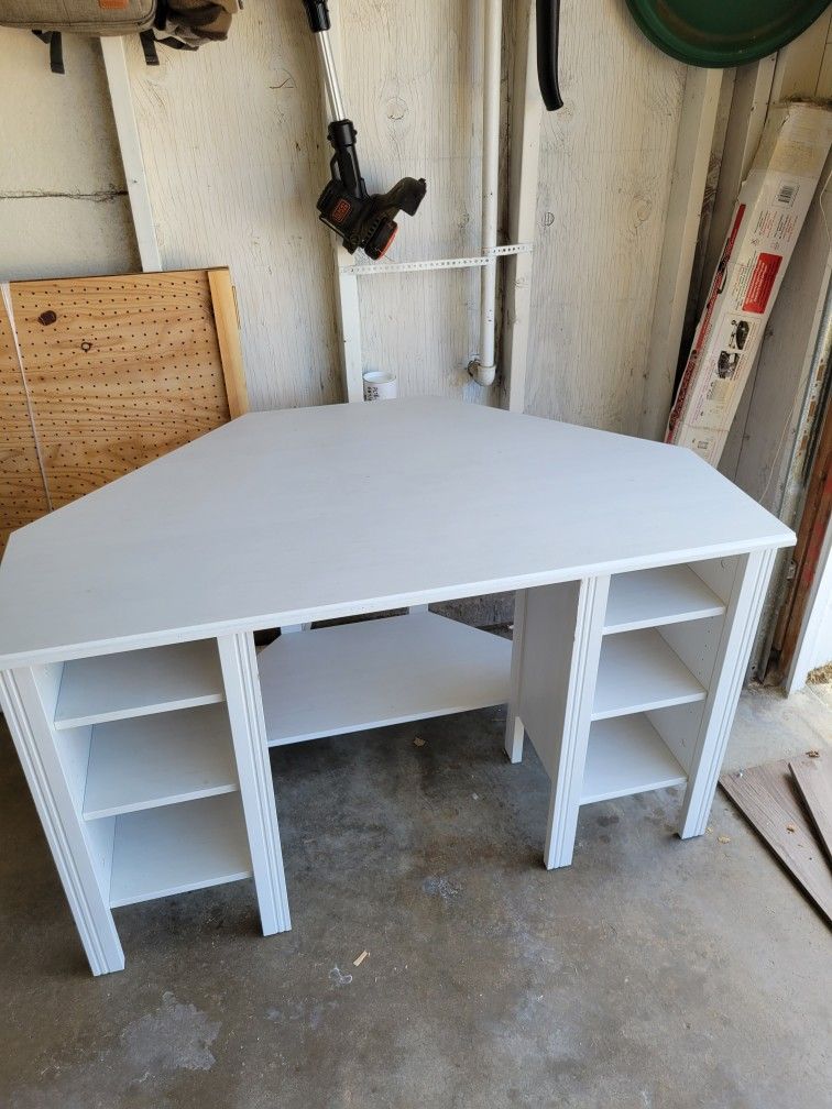 Corner Desk