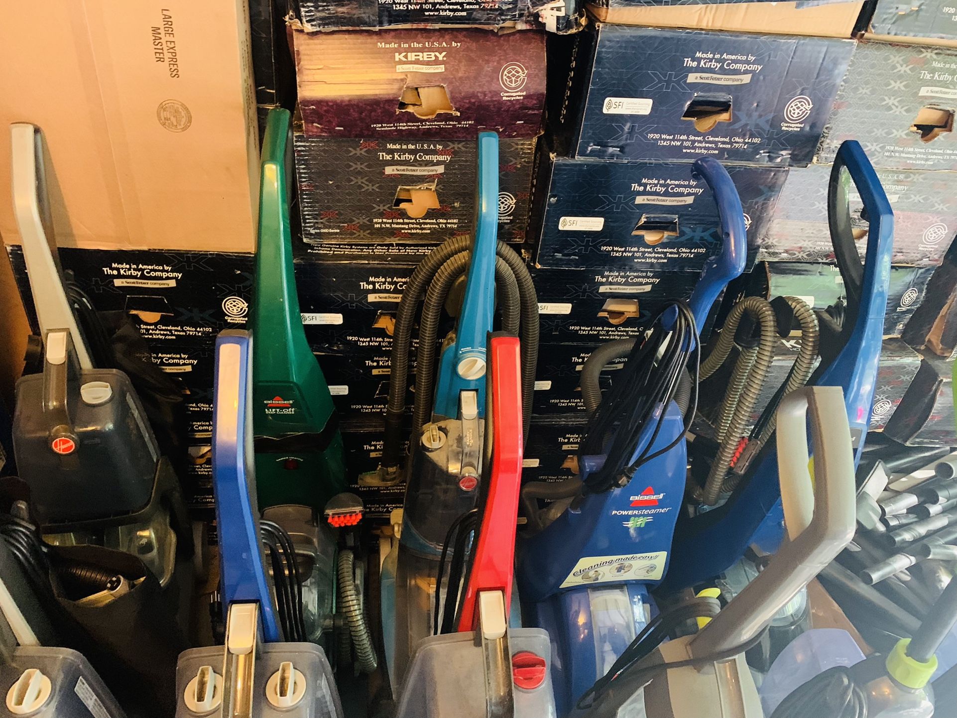 Working carpet shampooers