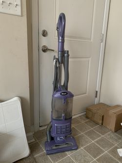 Shark NV352 Navigator Lift Away Upright Vacuum