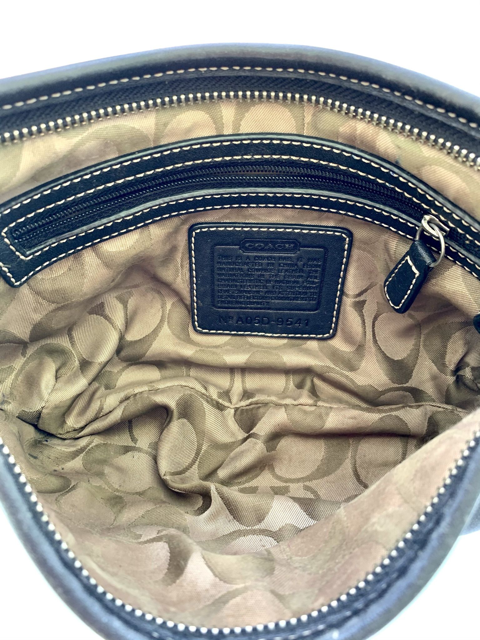 Coach Soho Black Leather Hobo Bag White Stitching Purse Handbag No A05D-9541