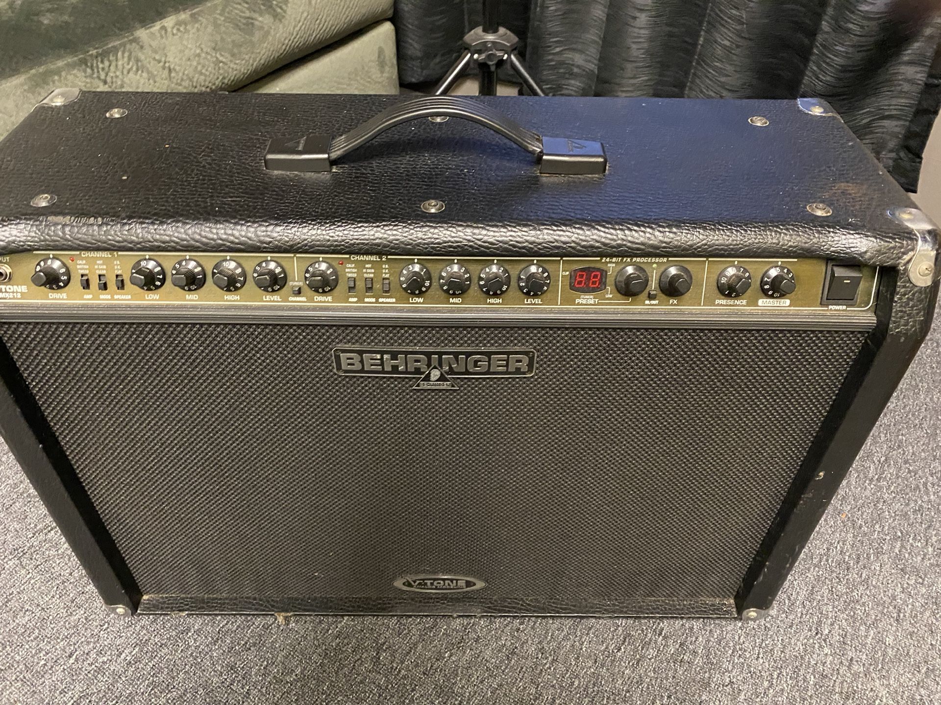 Behringer Vtone Model Gmx212 Combo Amp Power. 2x60 Watt Tested for