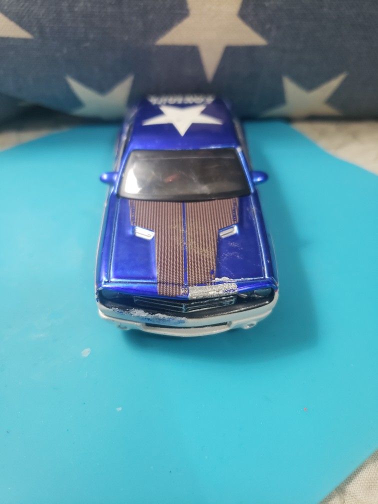 Maisto 1:43 Scale Dodge Challenger Concept