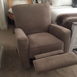 New Condition Recliner-swivel And Rocks  Thumbnail